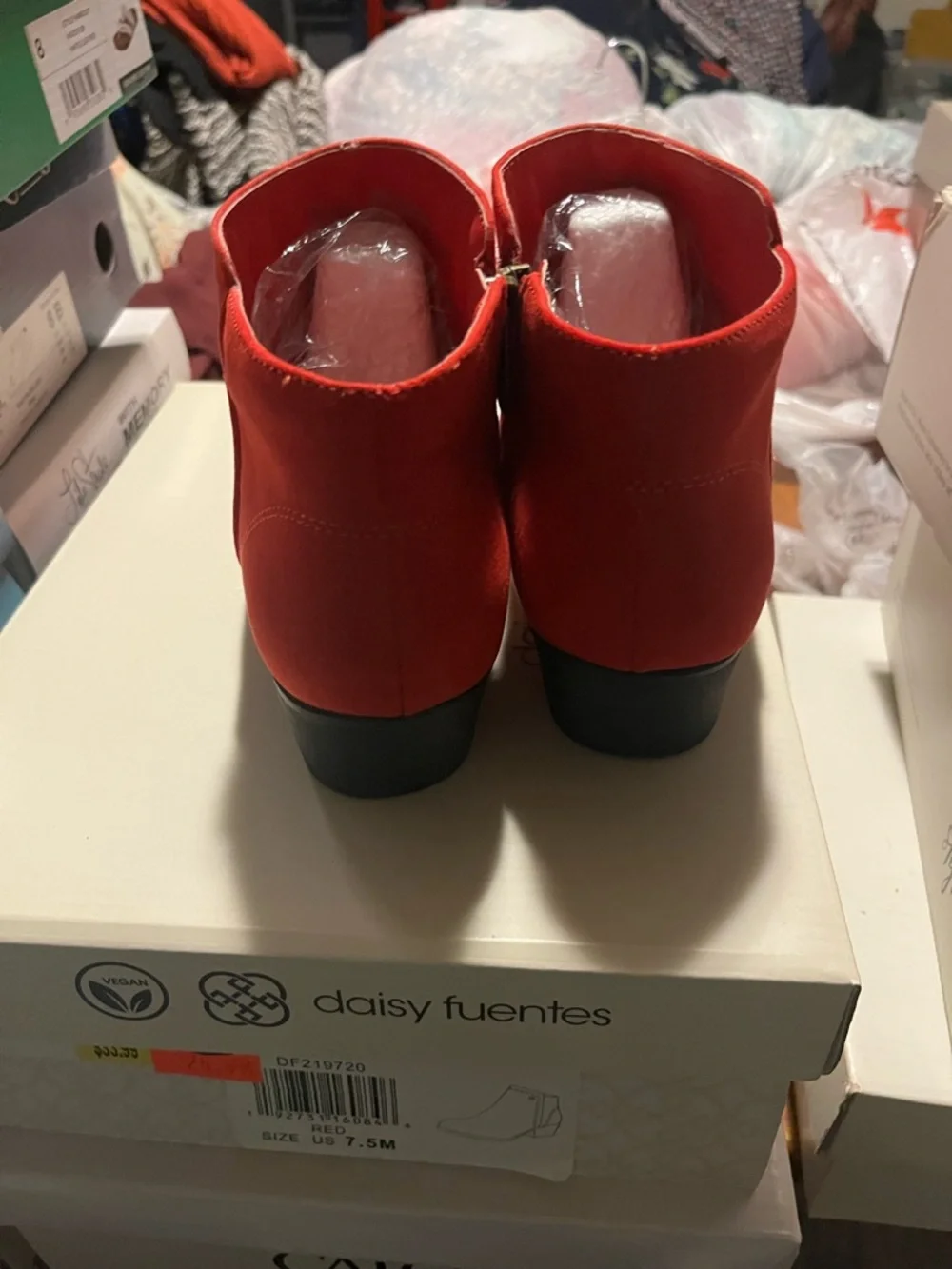 Daisy Fuentes Red Suede Ankle Booties - Picture 4 of 6